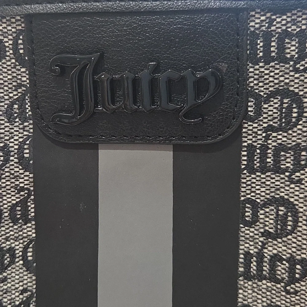 Juicy Couture Black and Gray Messenger Bag - Picture 11 of 12